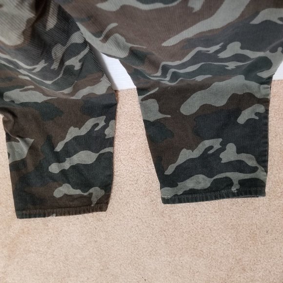 American Eagle pants 22 Mom Jean corduroy camo army print super stretch ribbed - Picture 10 of 14